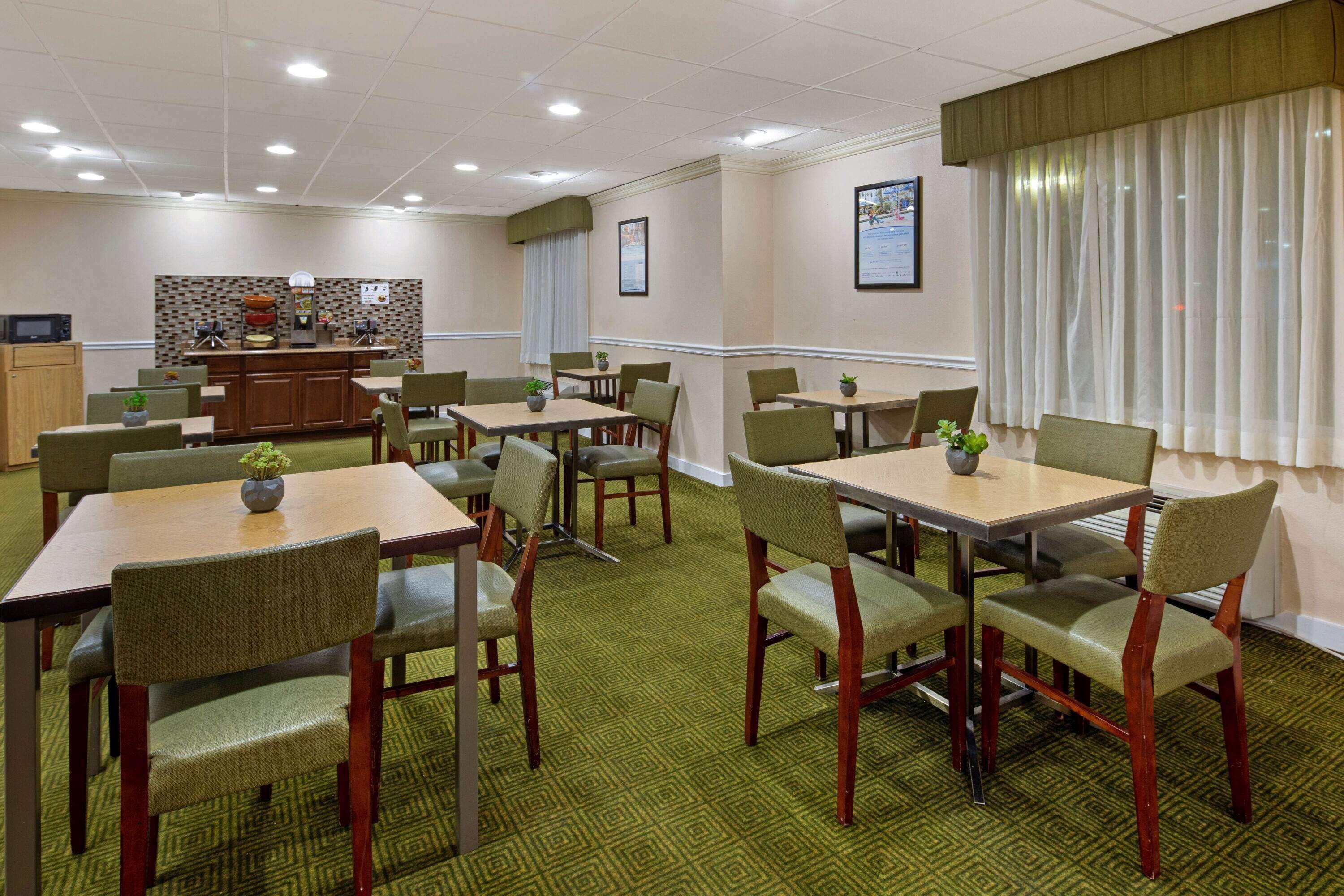 La Quinta Inn & Suites By Wyndham Sawgrass Sunrise Eksteriør billede