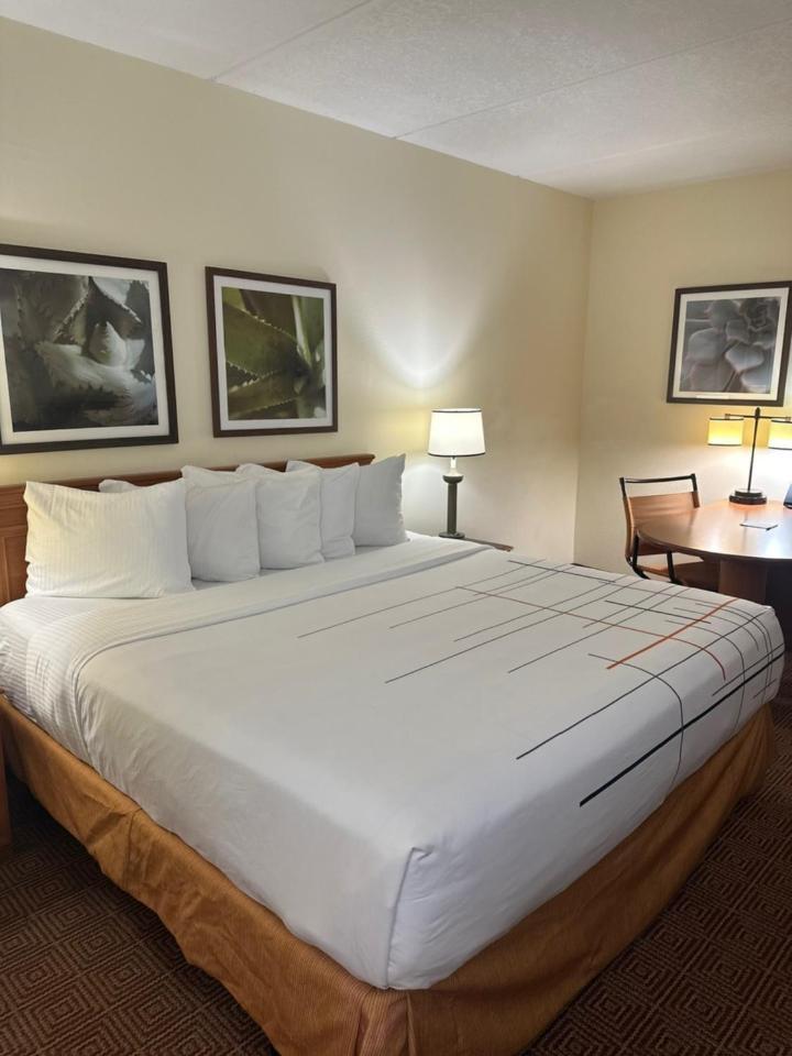 La Quinta Inn & Suites By Wyndham Sawgrass Sunrise Eksteriør billede