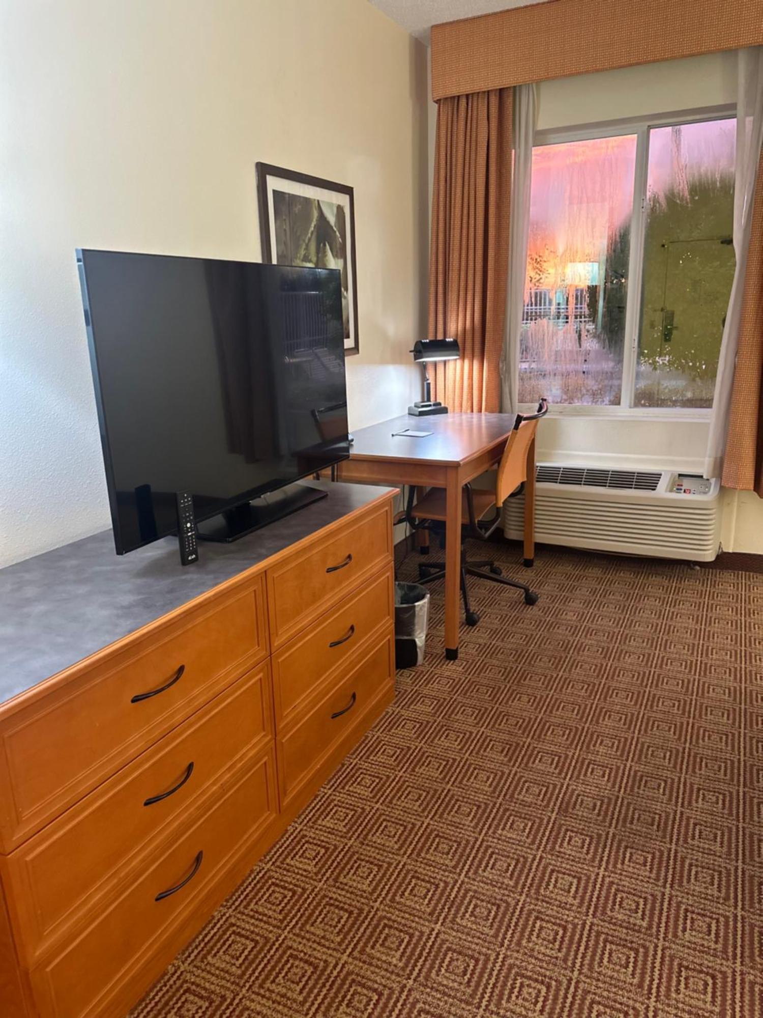 La Quinta Inn & Suites By Wyndham Sawgrass Sunrise Eksteriør billede